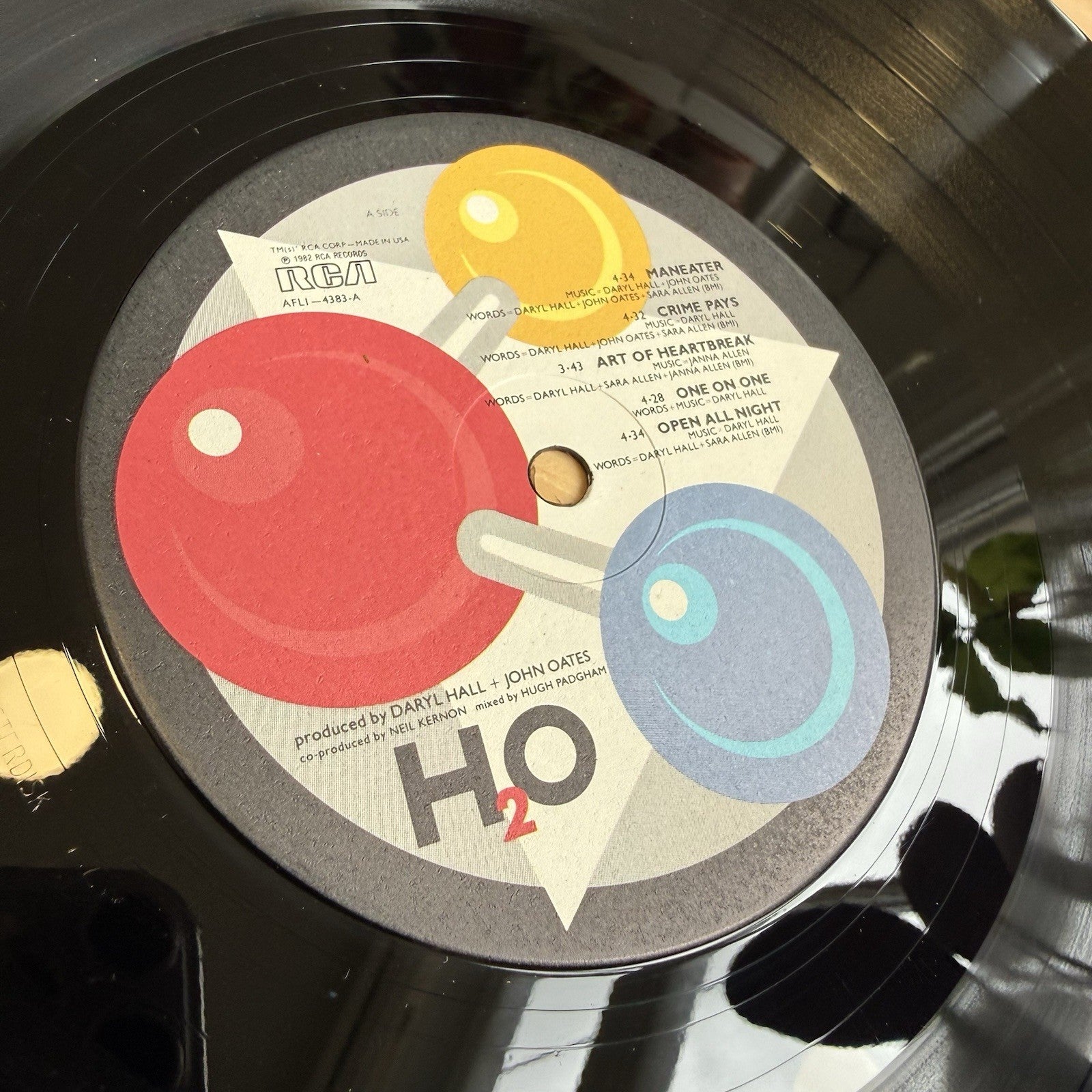 Hall & Oates – H2O Vinyl LP US Press! RCA AFL1-4383 1982 Pop Rock Maneater