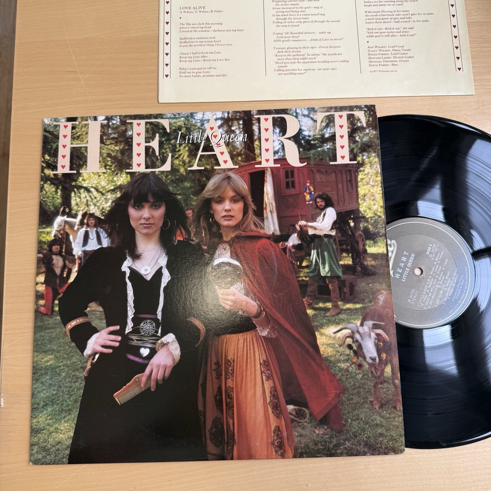 1970s Heart Little Queen Vinyl LP Album Complete W/Original Lryic Sleeve!! VG+