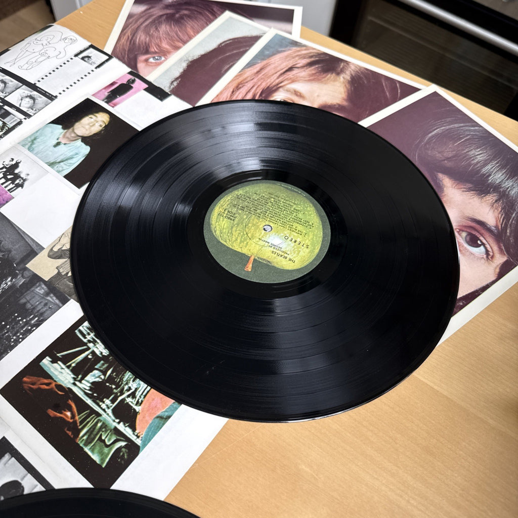 1970s BEATLES White Album APPLE 🍏 2LP + poster & pics Serial #A2303642 US Press