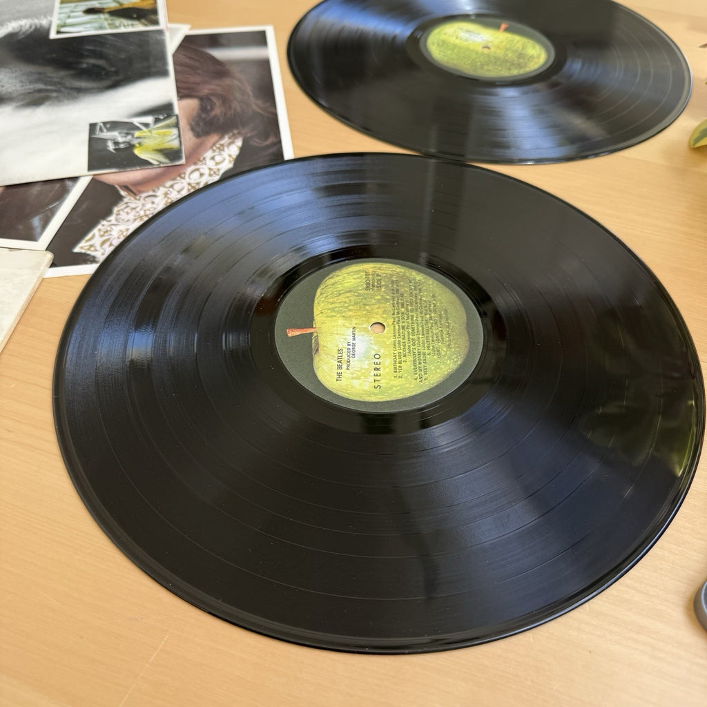 1970s BEATLES White Album 🍏 2LP + poster & pics Serial #1174641 US Press