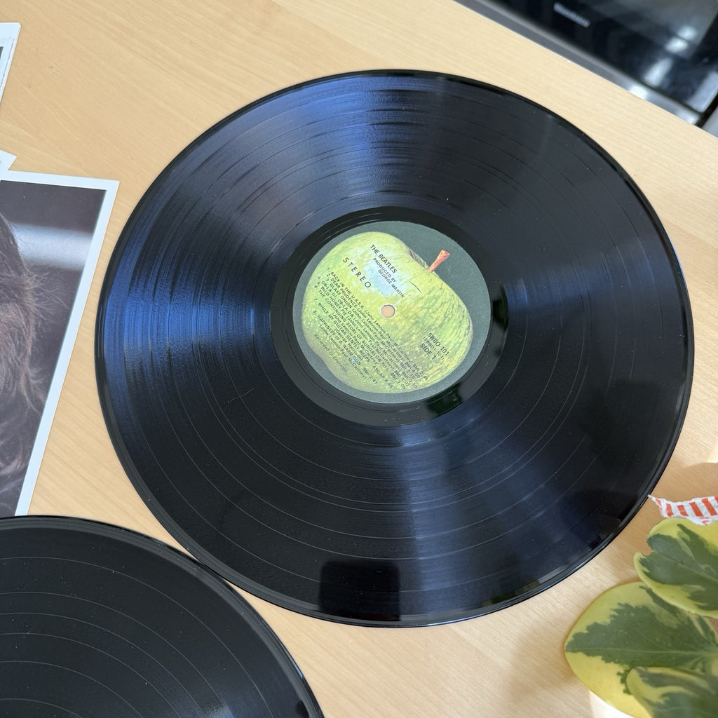 1970s BEATLES White Album 🍏 2LP + poster & pics Serial #1174641 US Press