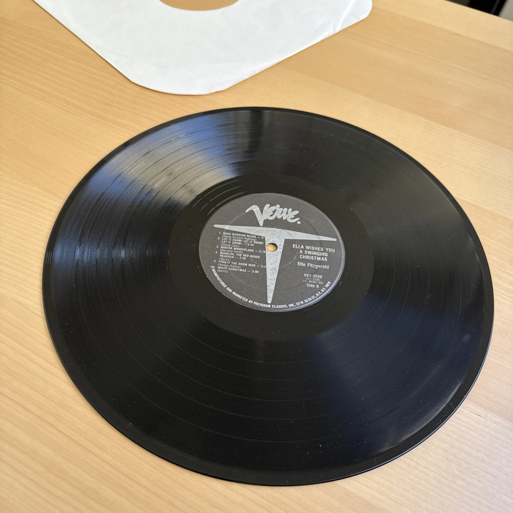1980s Ella Fitzgerald Wishes You a Swinging Christmas LP Verve US Pressing! VG+