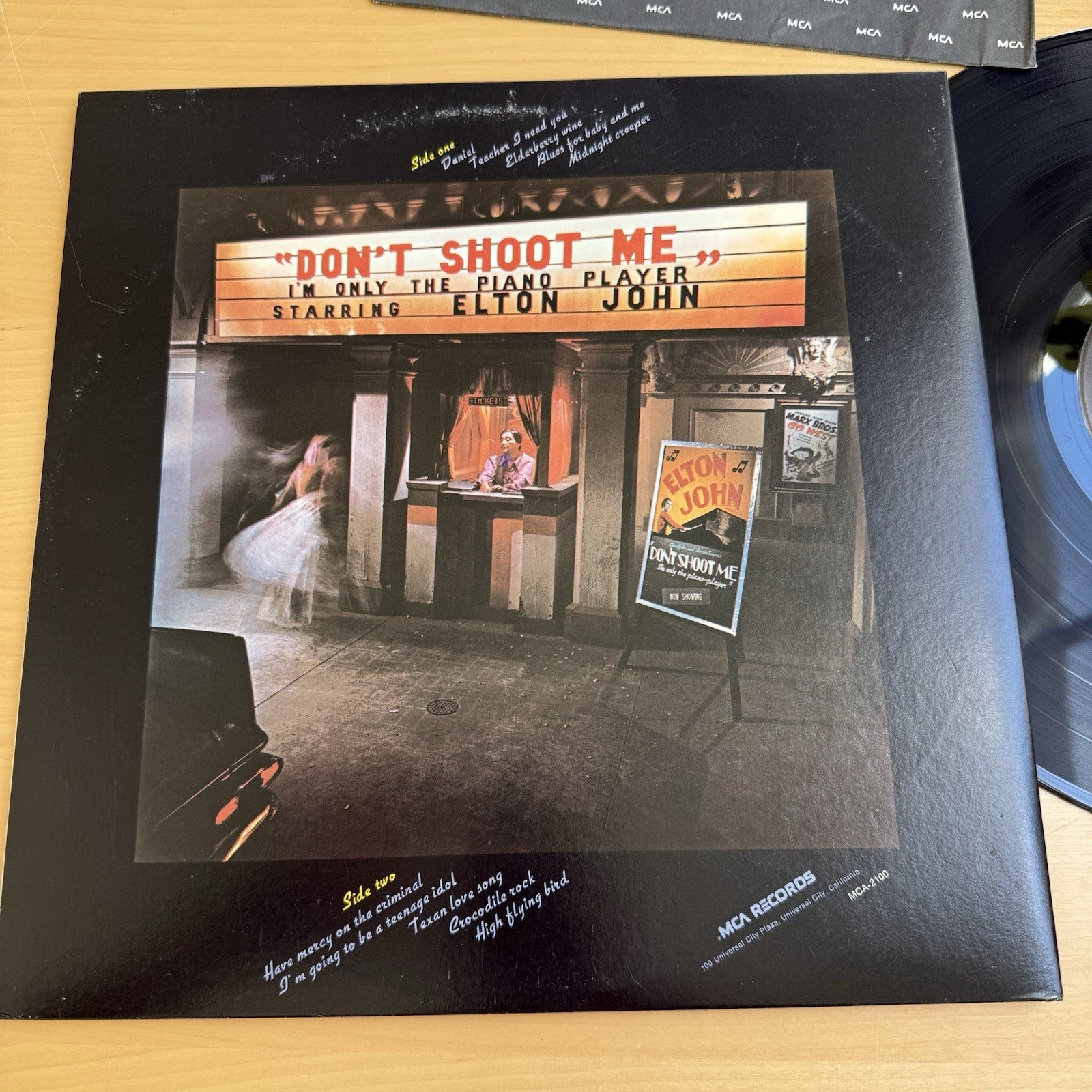 Elton John Don't Shoot Me I'm Only The Piano Player 1973 US Press + booklet VG+