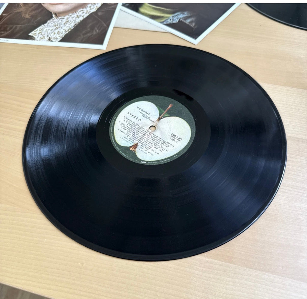 Beatles White Album 1968 US Press 🍏 W/ Original Poster Serial #1361253 + Cards