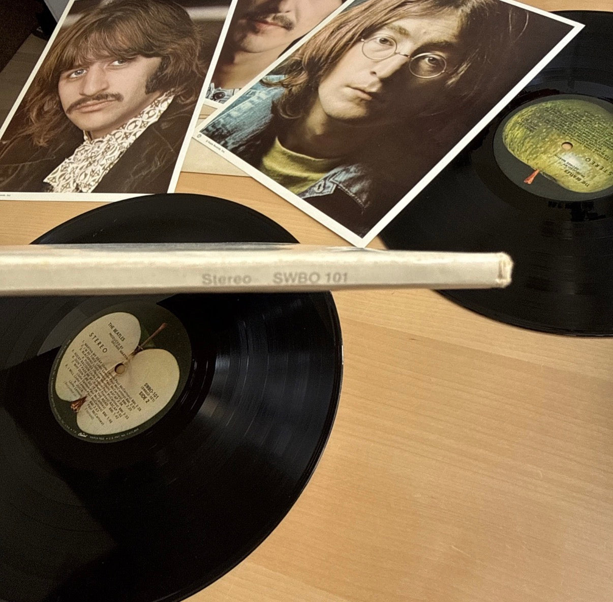 Beatles White Album 1968 US Press 🍏 W/ Original Poster Serial #1361253 + Cards